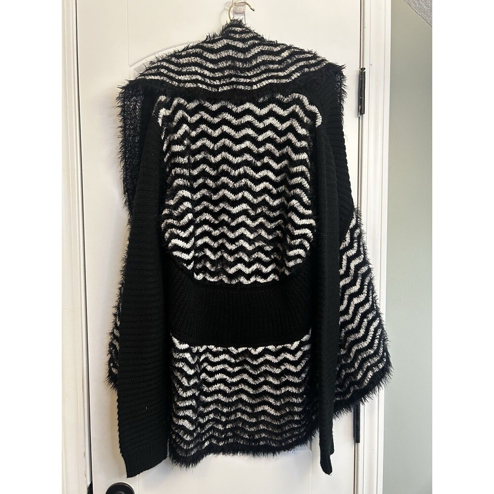 Elsea & Theodore Zebra Knit Cardigan Sweater Black White L Rose Brooch Chic Top - Picture 14 of 14